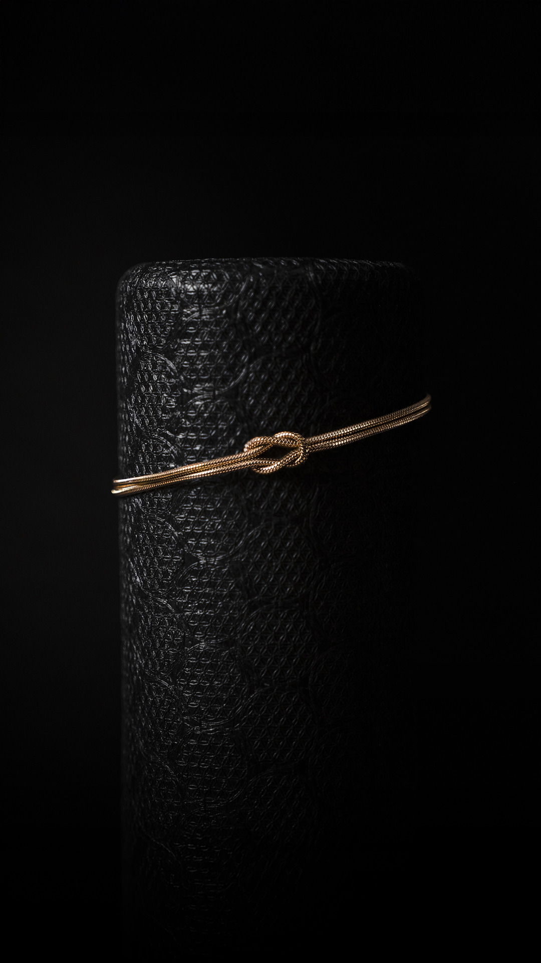Knotenarmbband-Schmuck-9x16-Produktfotografie-Steph-Studio-Werbefotografie